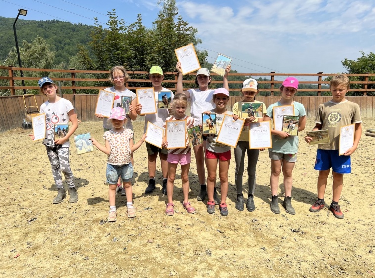 P&oacute;łkolonie w siodle 