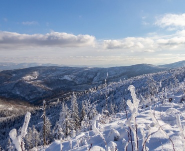 Krajobraz Szczyrku &ndash; g&oacute;ry, lasy i czyste powietrze